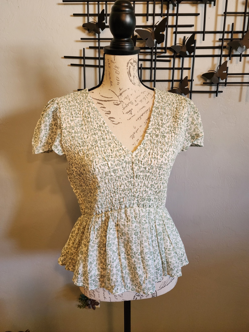 American Eagle Outfitters Cream V-Neck Smocked Peplum Top with Green Floral